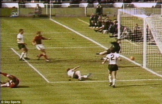 Goal or no goal? You deside. A decision hardly helped by the grainy images from the day.